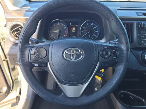 Used 2018 Toyota RAV4 LE image 23