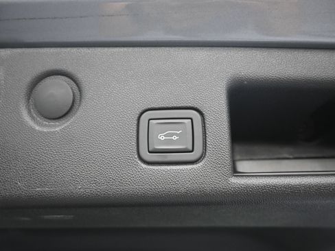 Used 2024 Chevrolet Equinox LT FWD image 28