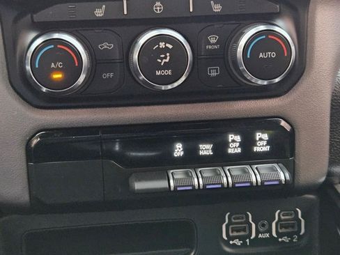 Used 2022 RAM 1500 Lone Star w/ Night Edition RWD image 11
