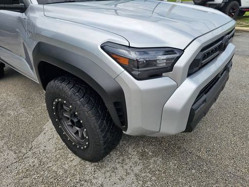 Used 2025 Toyota 4Runner SR5 AWD/4WD image 10