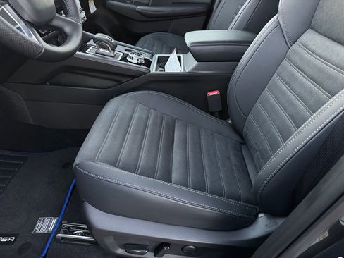 New 2025 Mitsubishi Outlander SE image 28