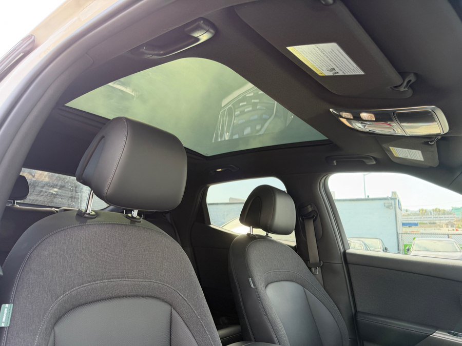 Used 2024 Genesis GV60 RWD image 37