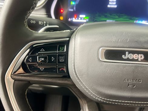 Used 2023 Jeep Grand Cherokee Overland image 18