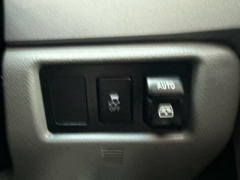 Used 2012 Toyota Sequoia Platinum image 42