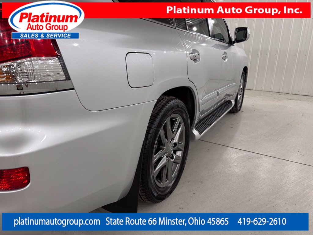 Used 2014 Lexus LX 570 4WD w/ Luxury Package image 13