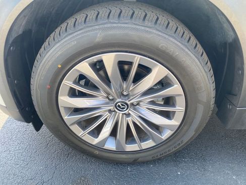 Certified 2024 MAZDA CX-90 3.3 Turbo w/ Preferred Plus image 24