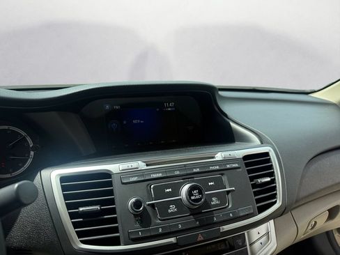 Used 2013 Honda Accord EX image 17
