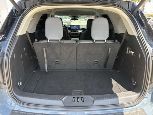 Used 2025 Ford Explorer Active w/ Active Comfort Package RWD image 8
