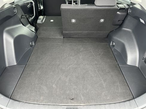 Used 2025 Toyota RAV4 XLE AWD/4WD image 18