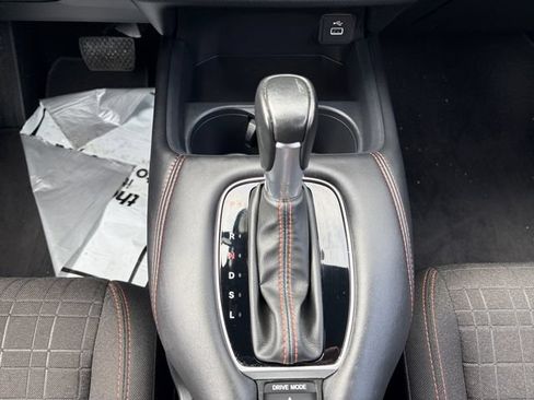 Used 2025 Honda HR-V Sport image 18