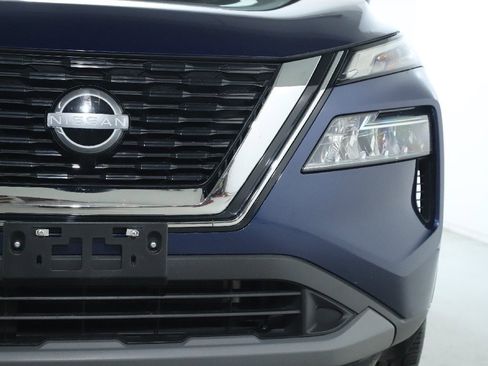 Used 2023 Nissan Rogue SV image 8