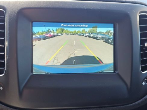 Used 2020 Jeep Compass Latitude FWD image 14