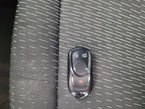 Used 2025 Chevrolet Equinox LT image 32