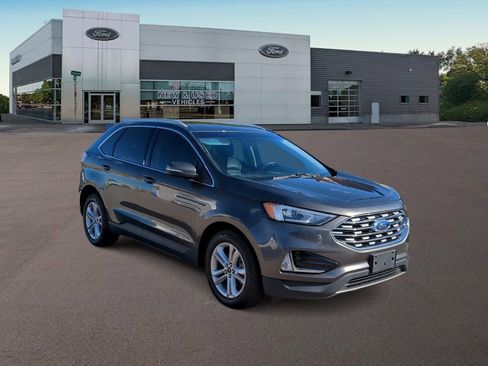 Used 2019 Ford Edge SEL w/ Equipment Group 201A image 2