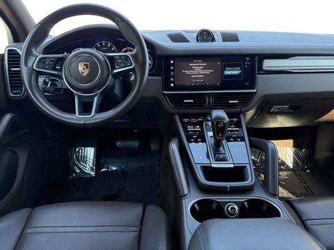 Used 2023 Porsche Cayenne Platinum Edition image 44
