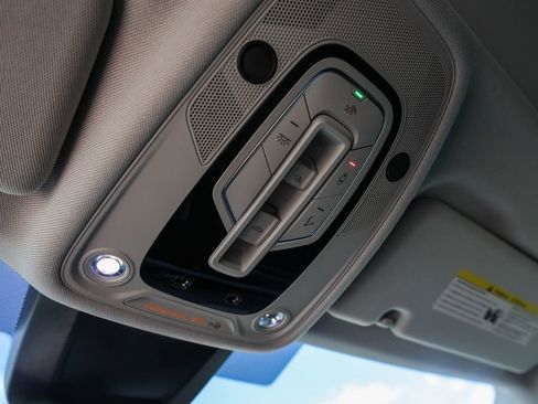 Used 2022 Audi Q8 Premium image 20