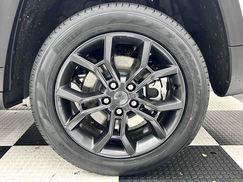 New 2025 Jeep Grand Cherokee L Limited image 8