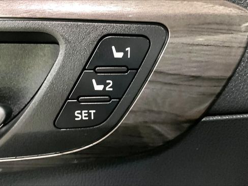 Used 2023 Toyota Highlander Limited AWD/4WD image 35