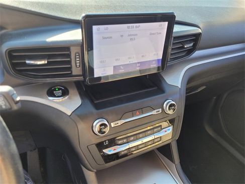 Used 2020 Ford Explorer XLT image 16