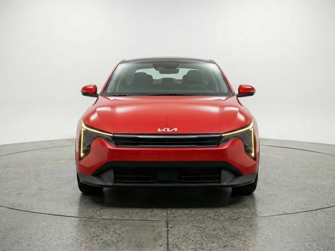 Used 2025 Kia K4 LXS image 2