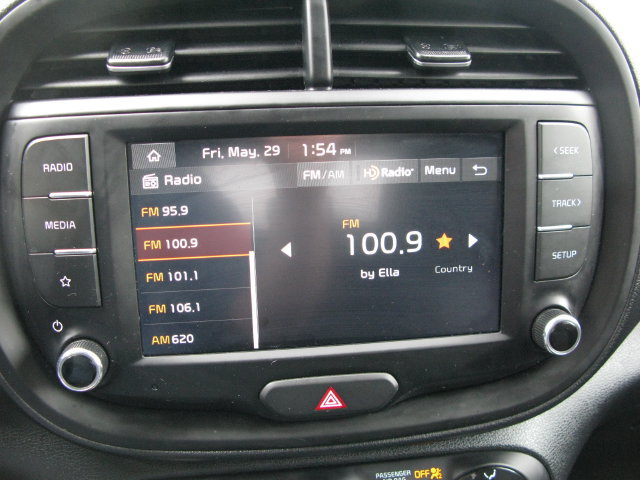 Used 2025 Kia Soul LX w/ LX Technology Package FWD image 16