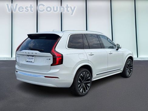 New 2026 Volvo XC90 B5 Plus image 3
