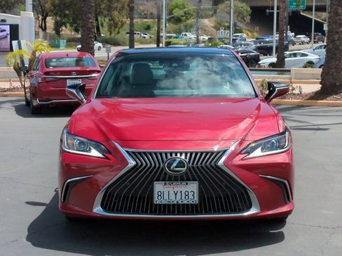 Used 2019 Lexus ES 350 w/ Accessory Package FWD image 2