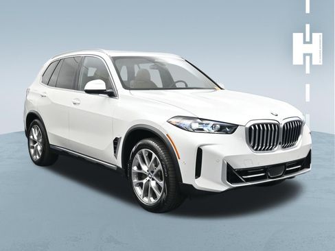 Used 2024 BMW X5 xDrive40i w/ Premium Package AWD/4WD image 1