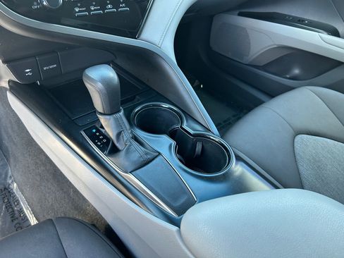 Used 2019 Toyota Camry LE w/ Carpet Mat Package FWD image 19