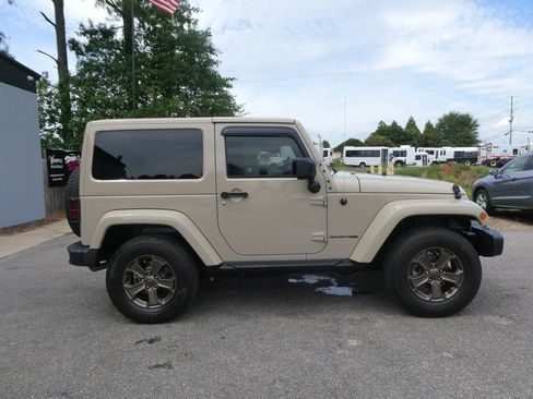 Used 2018 Jeep Wrangler Sport AWD/4WD image 4