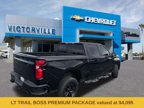 Used 2021 Chevrolet Silverado 1500 LT Trail Boss w/ LT Trail Boss Premium Package image 3