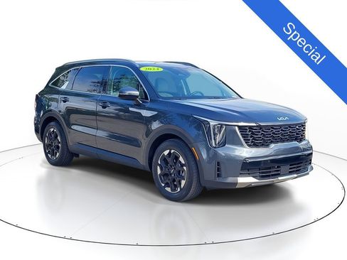 Used 2024 Kia Sorento S w/ Panoramic Sunroof Package FWD image 1