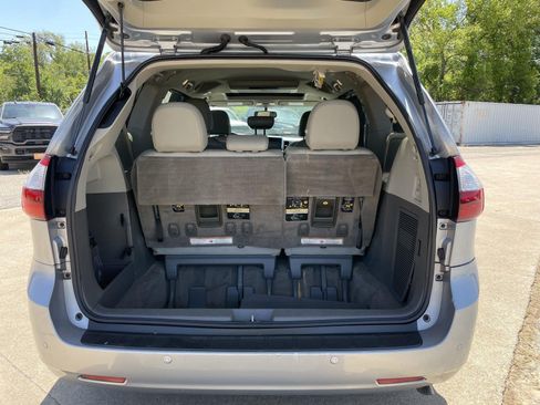 Used 2015 Toyota Sienna XLE Premium FWD image 48
