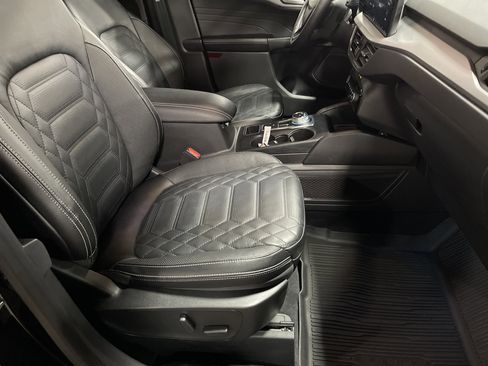 Used 2023 Ford Escape Platinum w/ Premium Technology Package image 15