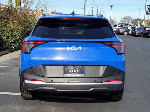 New 2026 Kia Sportage EX image 6