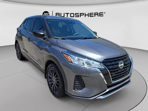 Used 2022 Nissan Kicks S FWD image 10