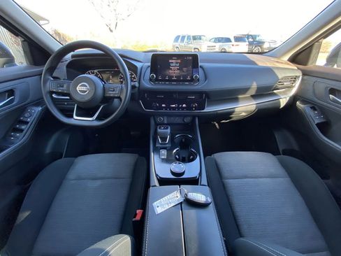 Used 2021 Nissan Rogue SV image 13