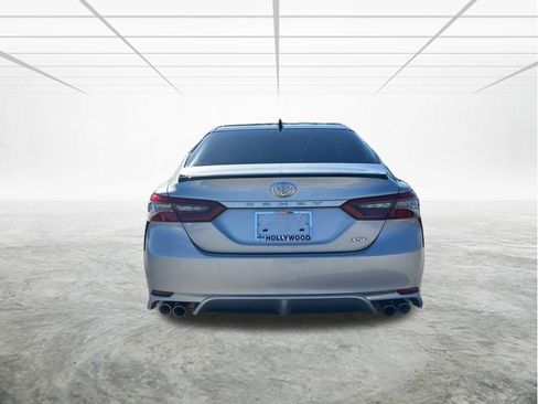 Used 2022 Toyota Camry XSE image 5