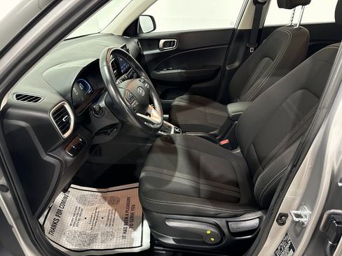 Used 2023 Hyundai Venue SEL image 14