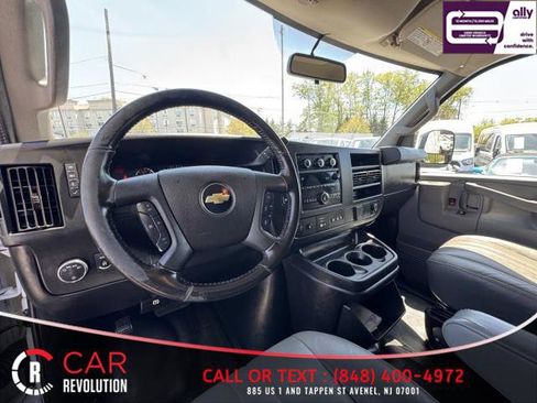 Used 2020 Chevrolet Express 3500 w/ Driver Convenience Package image 19
