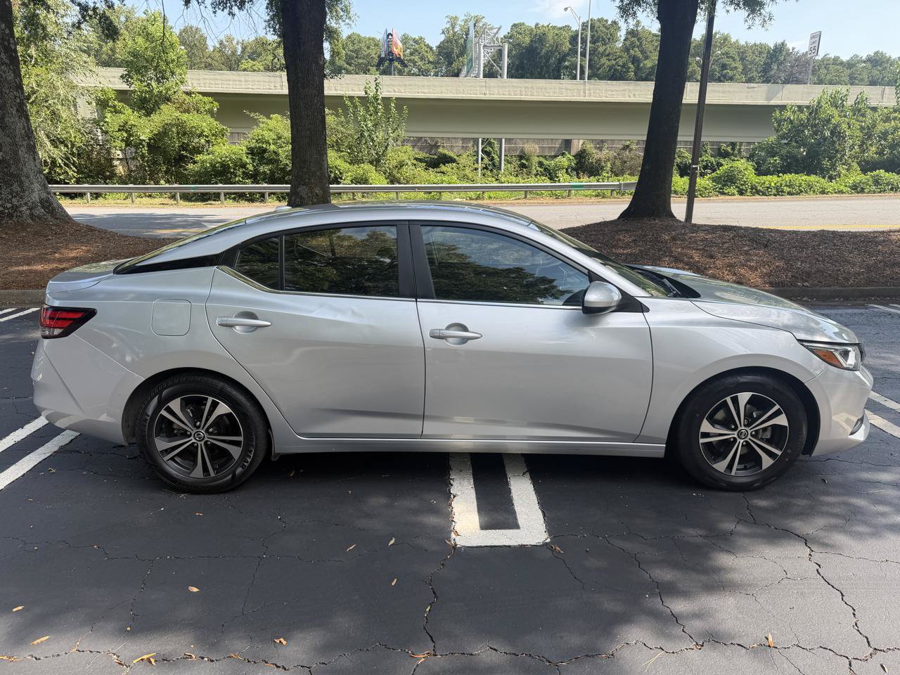 Used 2023 Nissan Sentra SV FWD image 4