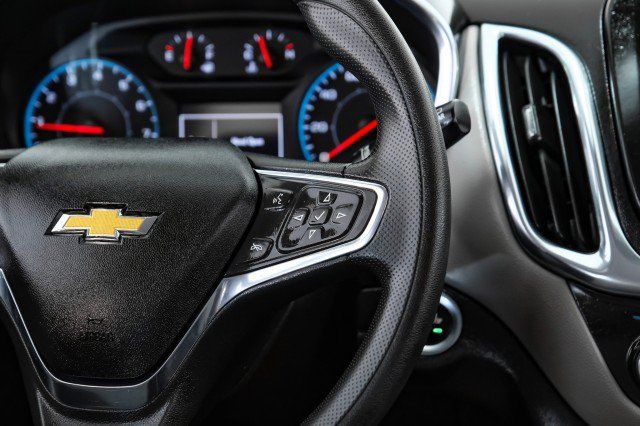 Used 2021 Chevrolet Equinox LS w/ LS Convenience Package FWD image 16