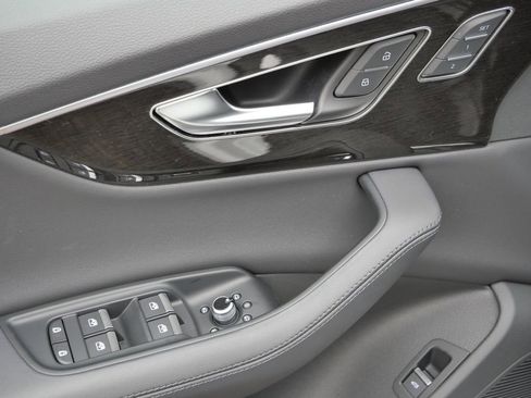 Used 2023 Audi Q7 3.0T Premium Plus w/ Premium Plus Package image 17