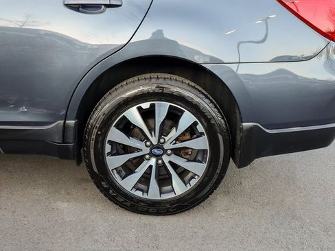 Used 2017 Subaru Outback 3.6R Limited image 21