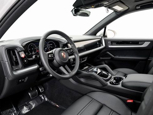 New 2026 Porsche Cayenne S image 4