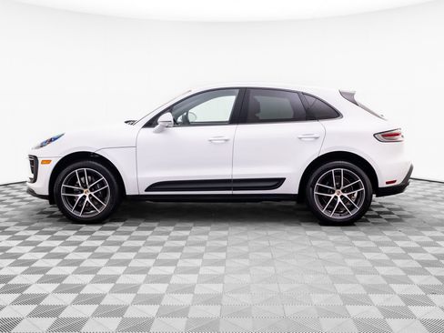 Certified 2026 Porsche Macan AWD/4WD image 2