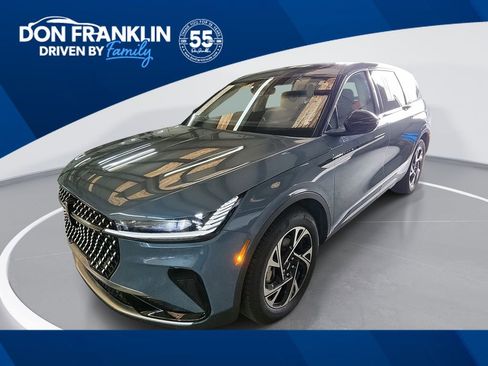 Used 2025 Lincoln Nautilus Premier image 1