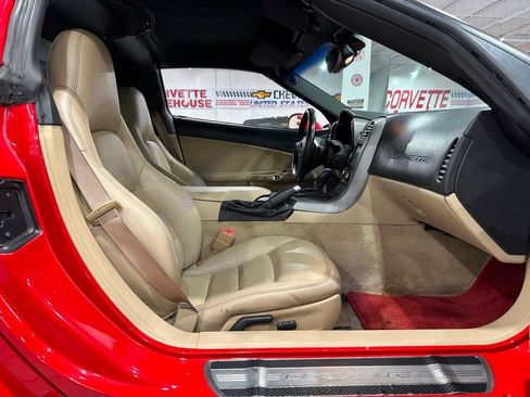 Used 2007 Chevrolet Corvette Coupe w/ Preferred Equipment Group RWD image 12