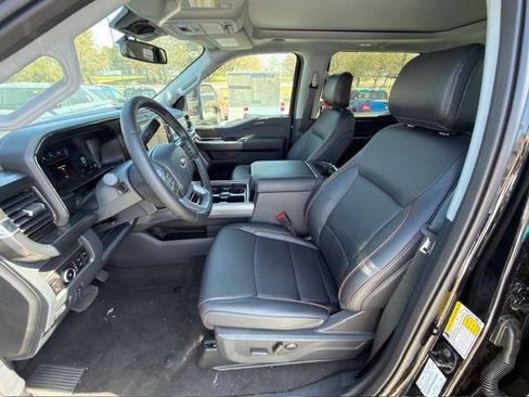 New 2026 Ford F250 Lariat w/ Black Appearance Package AWD/4WD image 11