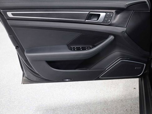 Used 2023 Porsche Panamera 4 image 16